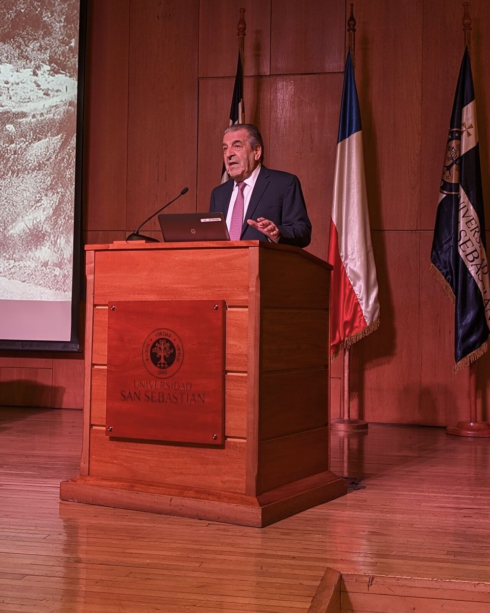 🏫 En la #USS dimos la bienvenida al año académico con una clase magistral del ex Presidente de la República Eduardo Frei 👏, en la cual abordó los desafíos energéticos del país. Con este hito, empezamos a celebrar los 35 años de vida de nuestra USS 🥰▶️ tinyurl.com/2886b6wy