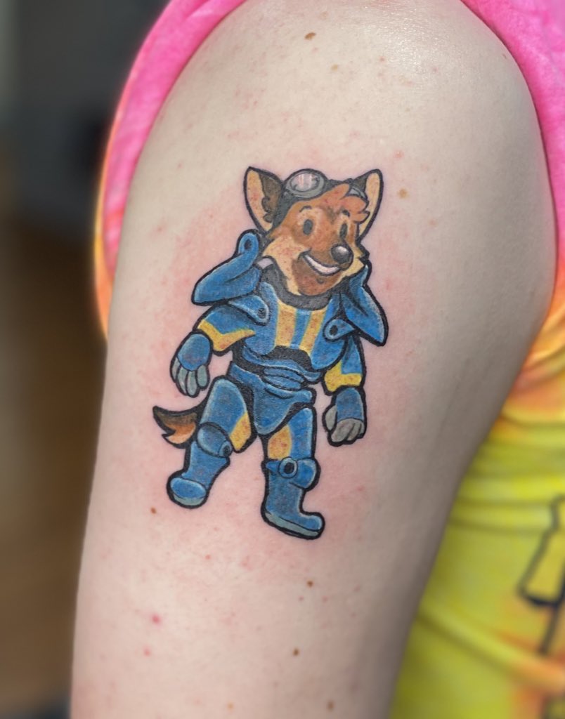 With all this Fallout hype, I wanna reshare this custom Dogmeat VaultBoy tat that was done on @BadWagonRacing a while back!