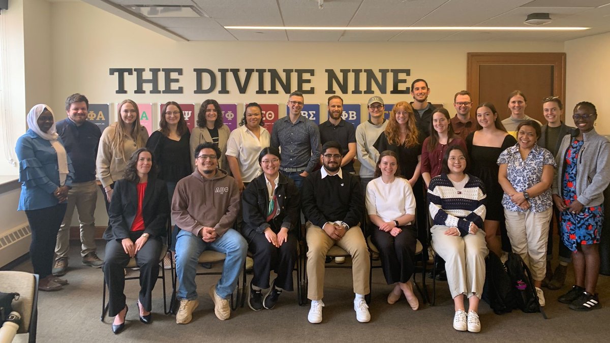 UWLaFollette's tweet photo. Before his sold-out presentation tonight, @EzraKlein met with our public management and environmental governance classes to discuss his findings on political polarization with our students. #LFS40
Support our students today on #DayOfTheBadger.
Donate: https://t.co/LQnxLJ0RVl https://t.co/0IRYThsKEE