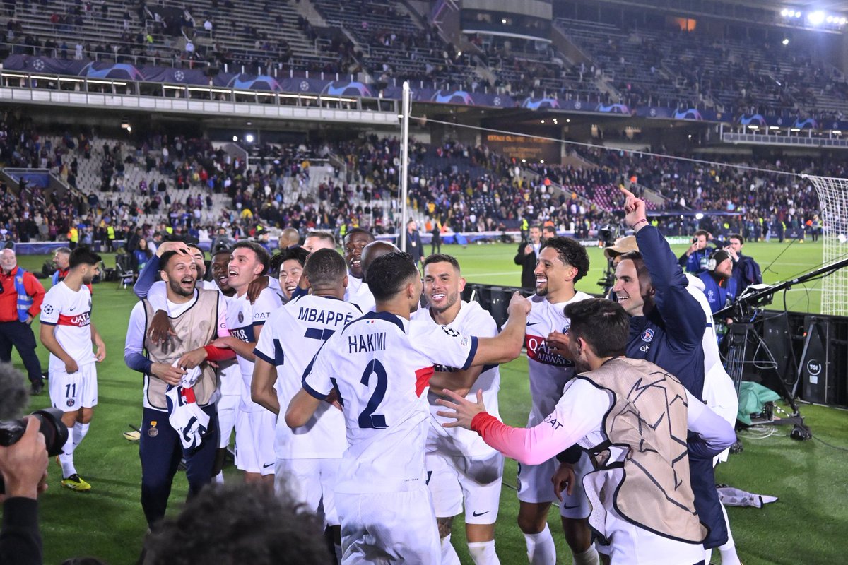 marqui_actu's tweet photo. ON EST EN DEMI ❤️💙 https://t.co/t58kSdiBwh