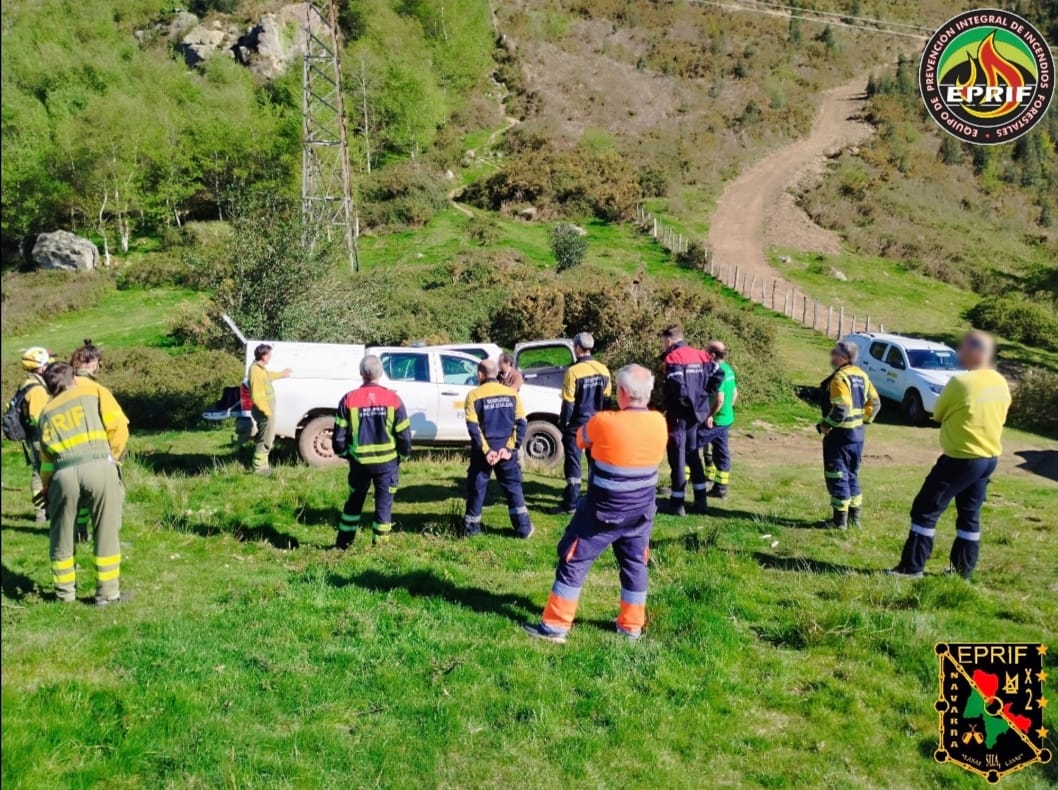 AT_Brif's tweet photo. 12/04 #EPRIF Baztán+EPRIF Burguete+Técnico Dpto+@Guardas_na+@bomberos_na ejecutaron quema prescrita 14'5 ha en la muga entre Navarra y Guipuzcoa (T.M. Lesaka) junto a P.N Peñas de Aia con objetivos principales de gestión de punto estratégico+#PrevenciónIIFF+regeneración de pastos https://t.co/BXDTQlqe9U