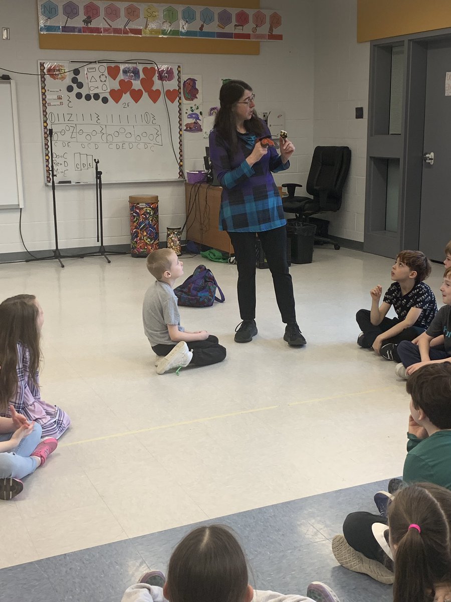 Such a great first #ArtsSmarts session with Catherine Wright today! <a href="/AdmiralsAcad_NL/">Admiral’s Academy Navigators 🏳️‍🌈</a> <a href="/NLArtsCouncil/">ArtsNL</a>