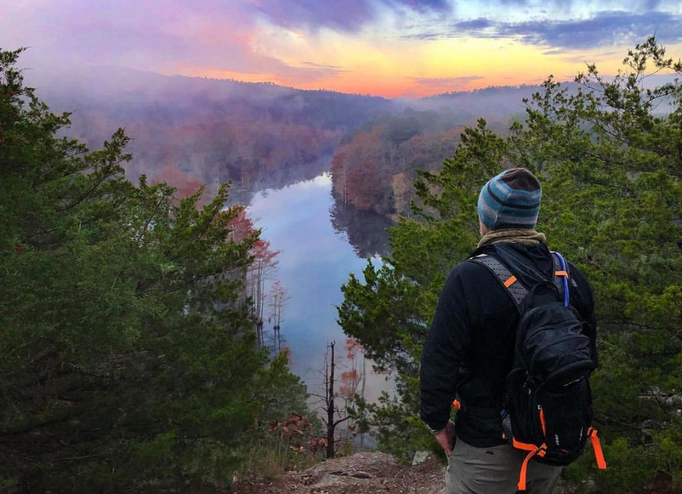Who needs a gym when you've got Oklahoma's trails? Get ready to sweat, smile, and maybe spot a few surprises along the way! 🏞️💪
.
.
#brokenbow #brokenbowok #brokenbowoklahoma #hochatown #beaversbend #brokenbowcabins #travelok #vacation #oklahoma
📷everything_is_you_photography