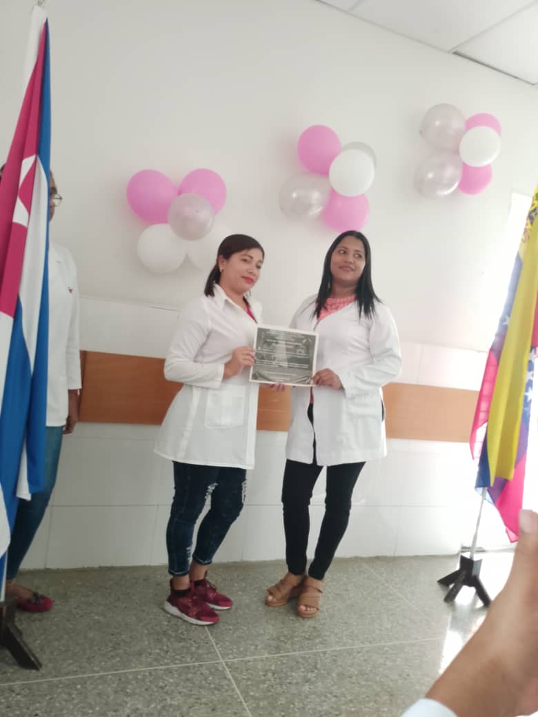 IsnagaLeonides's tweet photo. #CubaPorLaVida 
#misionbarrioadentro
En su aniversario se destaca la labor de nuestros galenos en el CDI la dolorita del estado miranda por parte de la ASIC: Venezolana https://t.co/f1YgPU2xuT