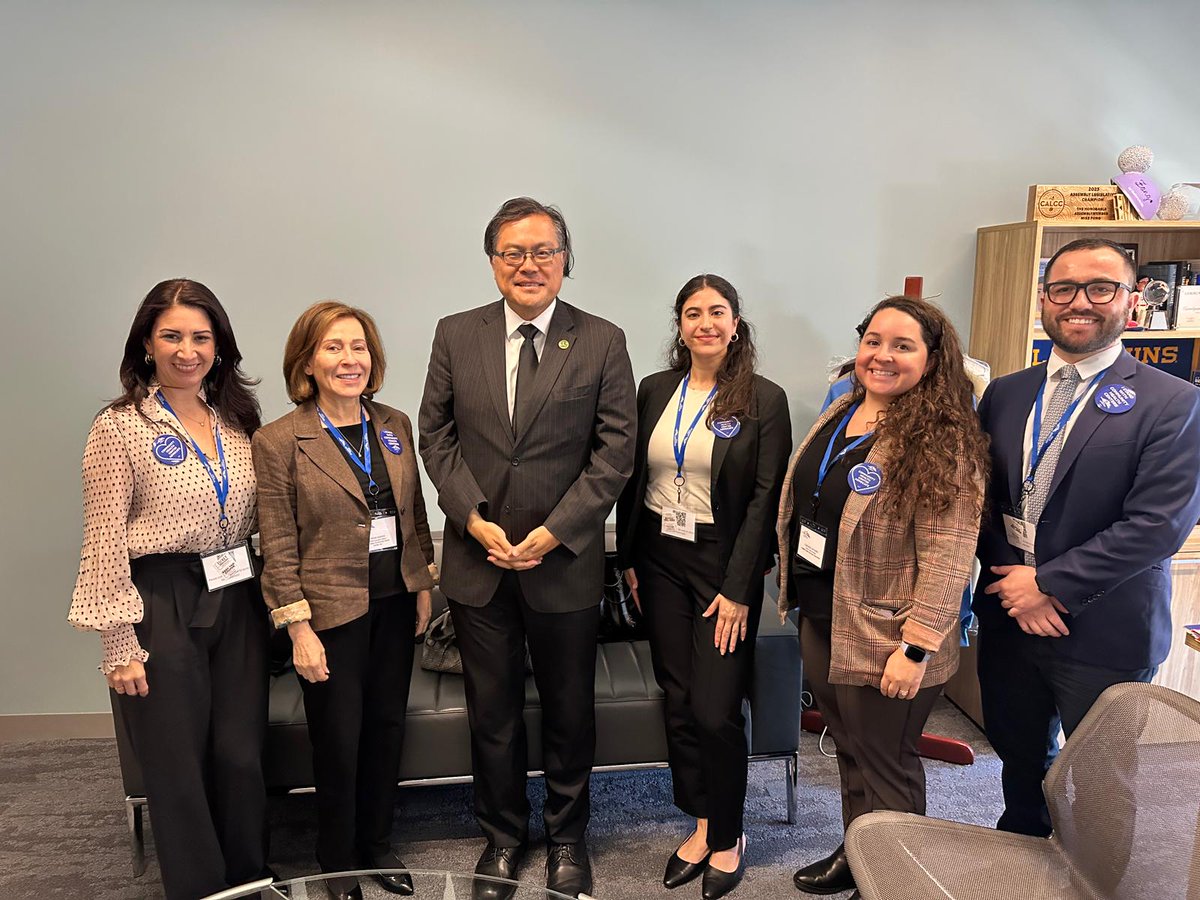 Thank you, @AsmMikeFong, for meeting with @AltaMedHealthS, @EastValleyCHC and @ccalac today for 2024 Day at the Capitol! We're grateful to share our community health center priorities and stories about the amazing work our CHCs are doing in your district. #DAC2024 @CPCAAdv