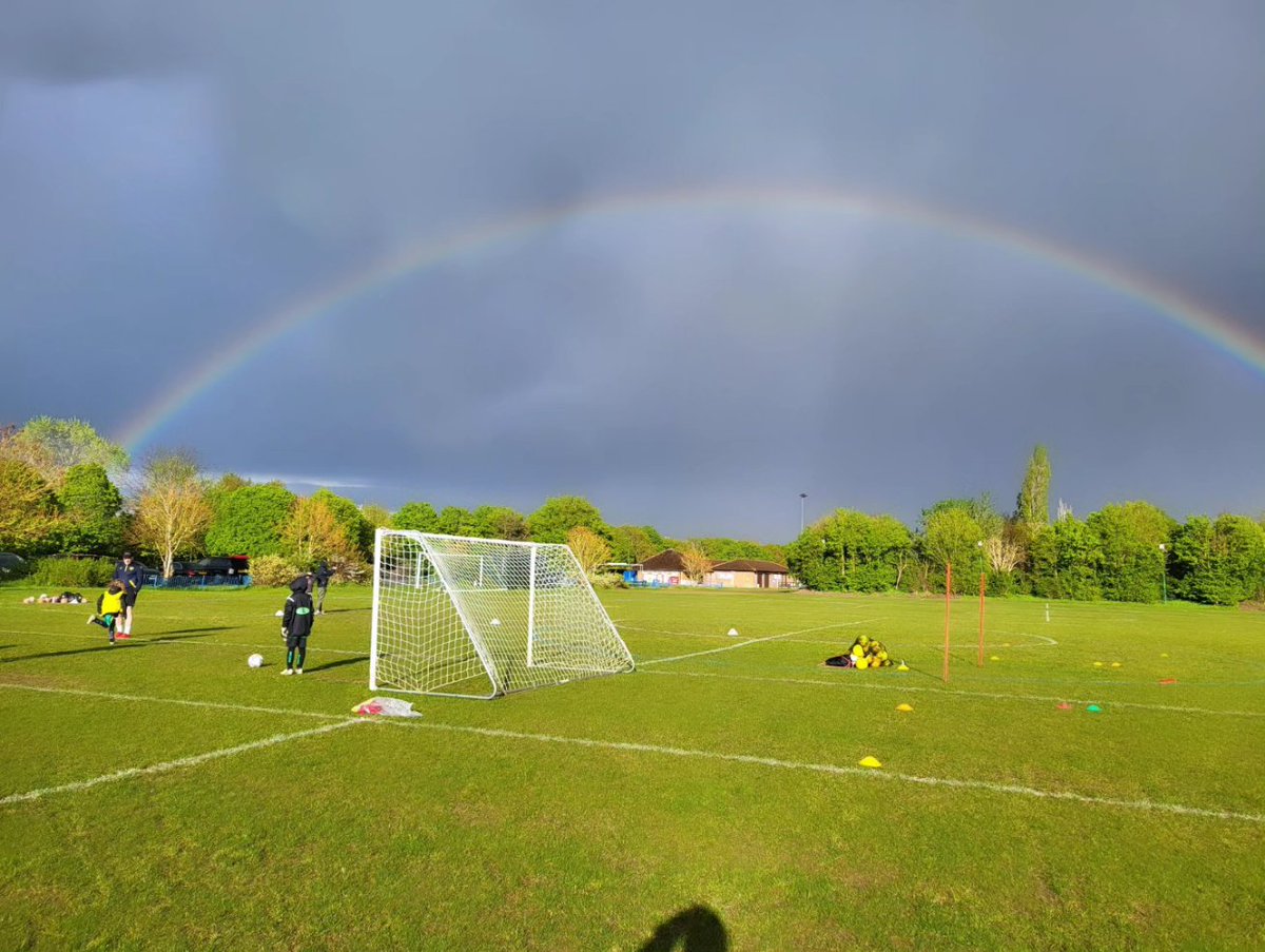 Double rainbow over Lambrick this evening 🌈