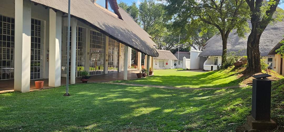 pretoria_of's tweet photo. Unlock your conference potential at Sizanani Conference Village in Bronkhorstspruit! 📚 Book your spot now for an unforgettable event experience. https://t.co/m7RcW1PAmL