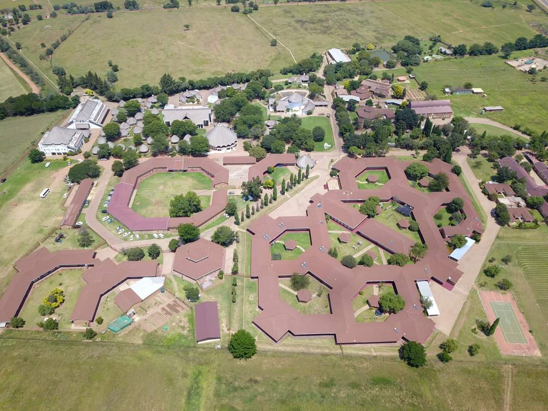 pretoria_of's tweet photo. Unlock your conference potential at Sizanani Conference Village in Bronkhorstspruit! 📚 Book your spot now for an unforgettable event experience. https://t.co/m7RcW1PAmL
