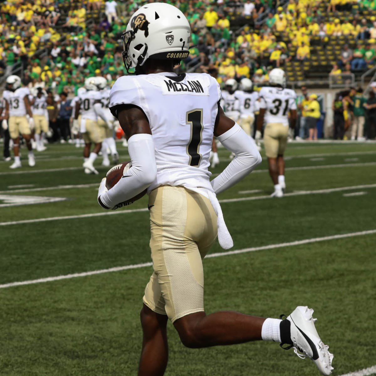 Colorado cornerback Cormani McClain, a Class of 2023 five-star recruit, has announced that he plans to enter the transfer portal Made four starts for Colorado last season. 247sports.com/player/cormani…