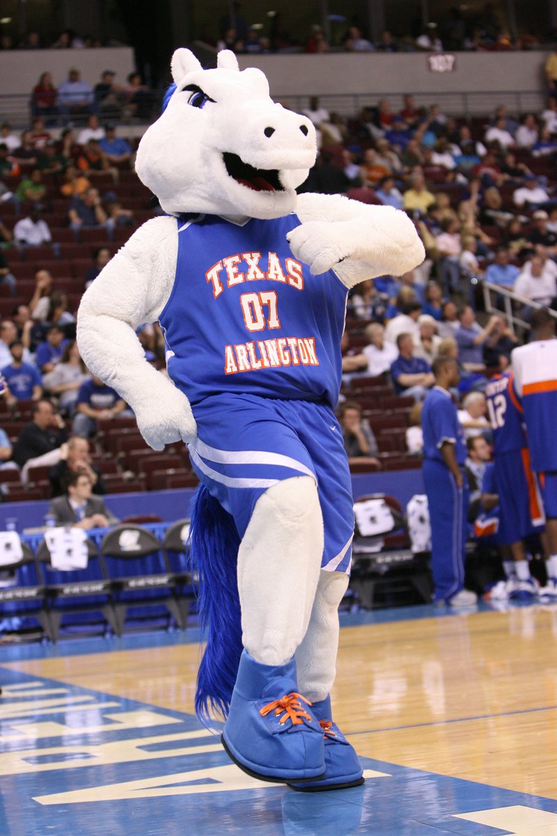 Dywill03's tweet photo. Blessed to receive a offer from University of Texas at Arlington⭐️🟠🔵 #GoMavericks #AGTG https://t.co/USeE8KrV6S