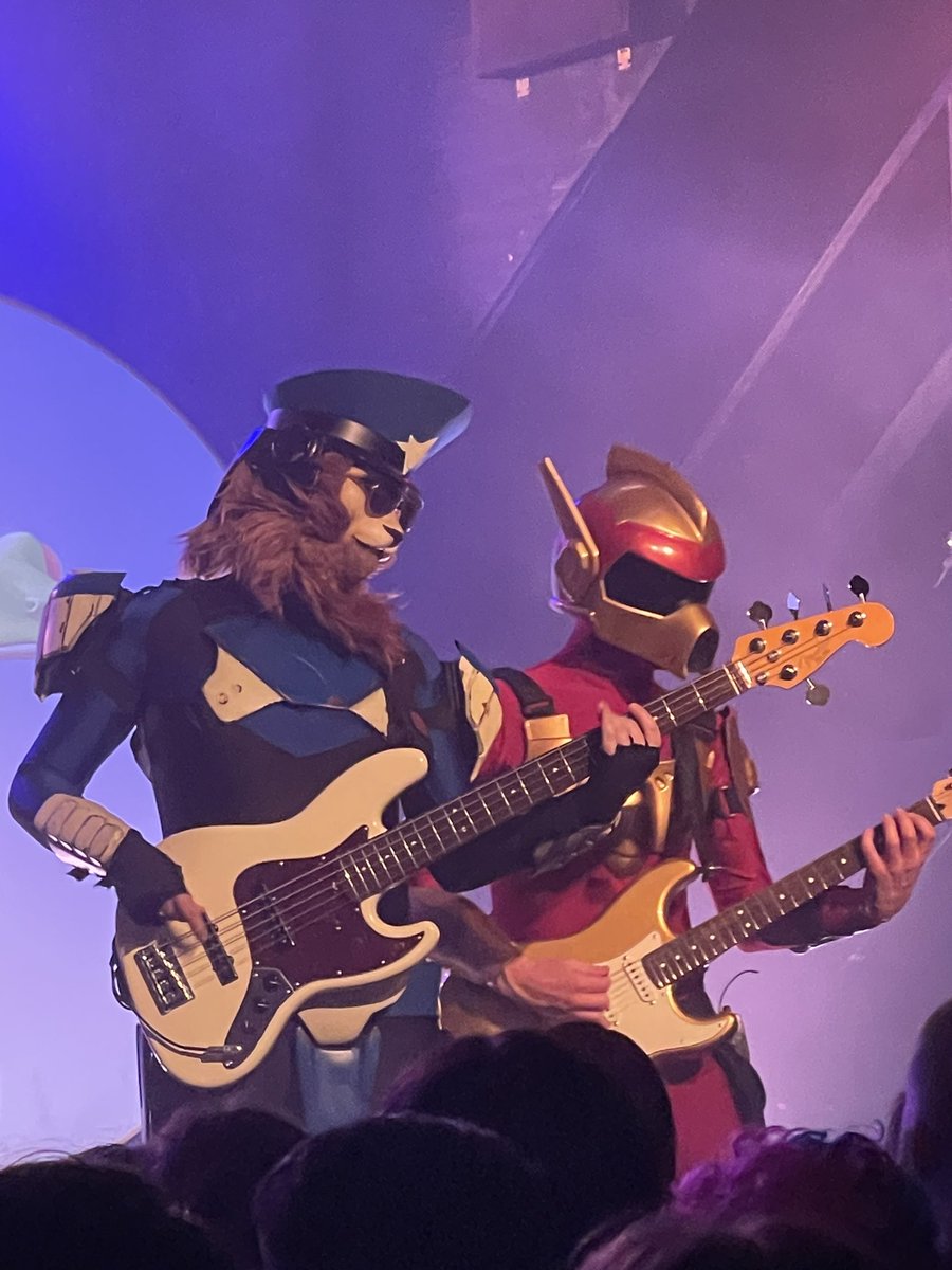Some of my favorite pics i took from the TWRP concert Not the best quality photo, but a Grade A quality experience 🫶