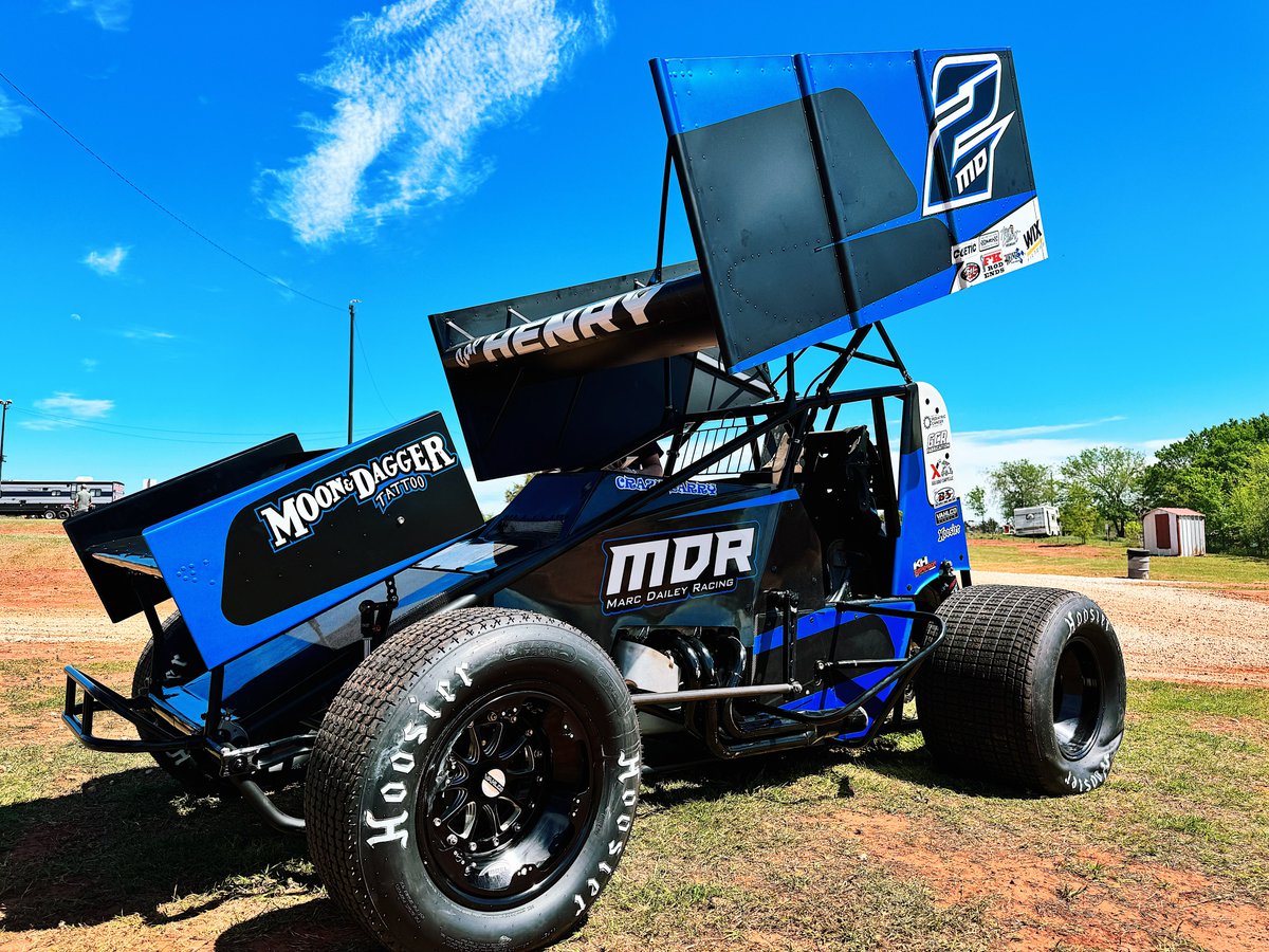 HighLimitRacing's tweet photo. .@CapHenryRacing is another driver planning on dropping in to the 10 Midweek Money Series races and competing for the mini-series title!
He’s in the @MarcDailey #2MD for all those races beginning tonight at Oklahoma’s @RedDirtRaceway.
📺 𝟱:𝟰𝟱 𝗖𝗧: https://t.co/7835I72Bst https://t.co/LCFnFgmHV5