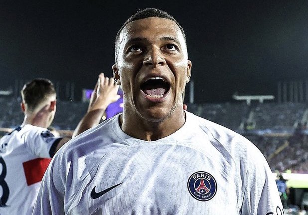 𝐒𝐡𝐚𝐧 (fb) tweet media