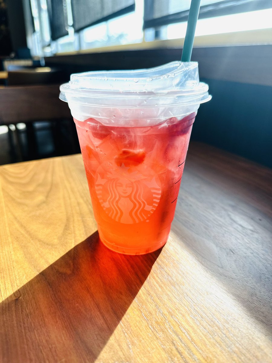 Strawberry Açaí with lavender and half water/lemonade with a splash of peach…thank me later. #Starbucks #EyesOnSparrow
