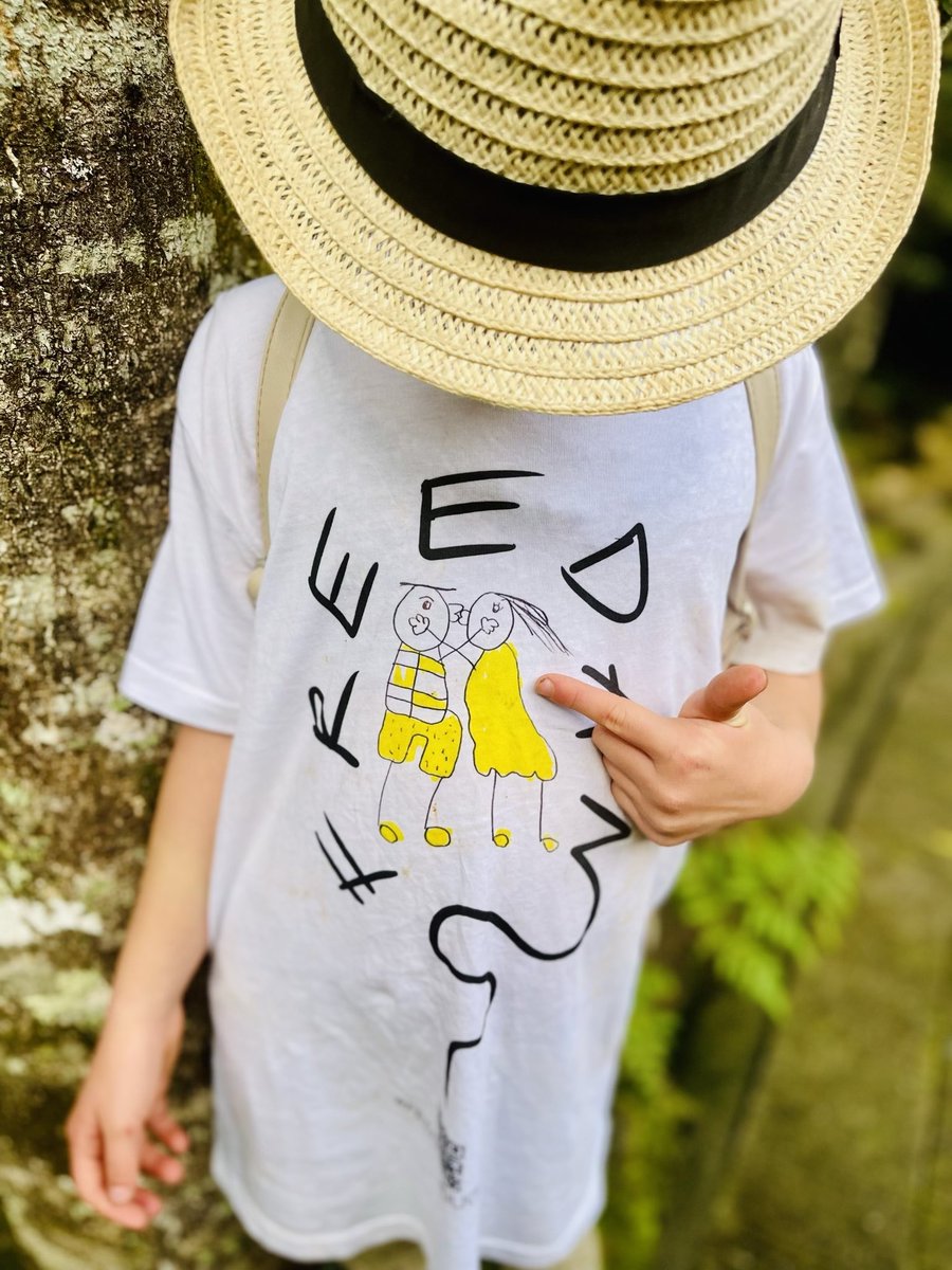 Day 554: School holidays and the Duggan kids are missing their dad, #FreeDanDuggan who is still locked in solitary with no local charges. Yesterday the family took time out for a bush walk. They were wearing their favourite t-shirts to keep dad close. This picture of Saffrine and…