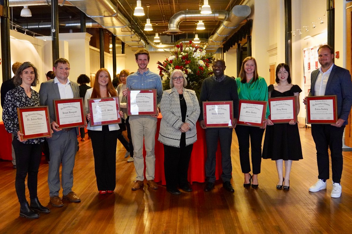 Congratulations to #UASSW student, Edson Chipalo! 🎉 Edson was recently awarded at the 2023-2024 Outstanding Graduate Student Awards Ceremony for his exceptional work on his dissertation. Incredible work, Edson!