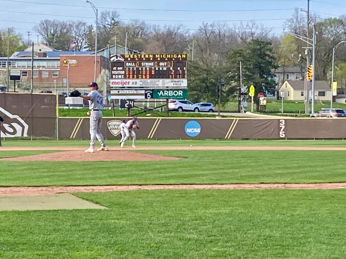 GCMapleLeafs_BB's tweet photo. Leafs @ Western Michigan continued https://t.co/kweJa6SGR5