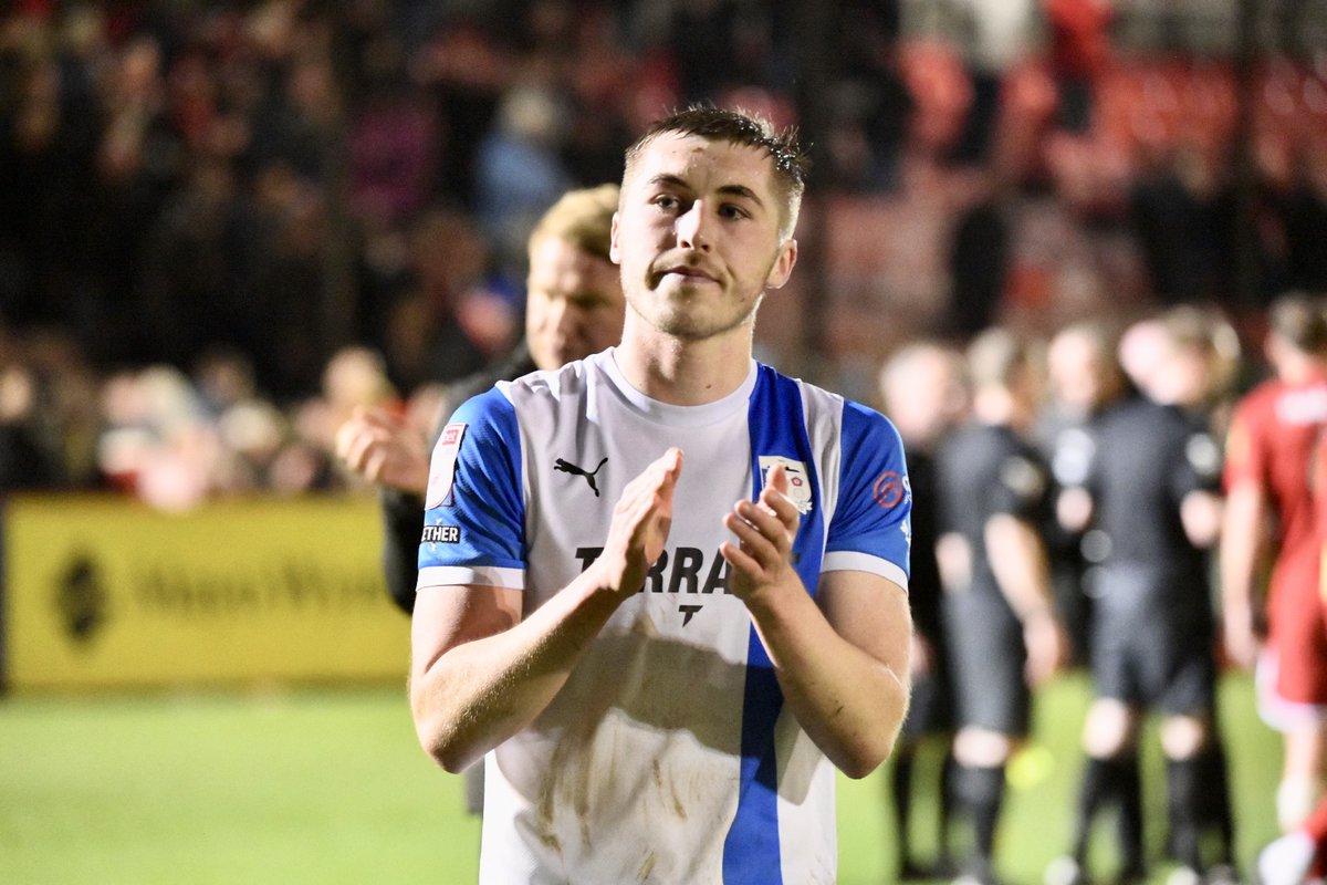 A huge effort from all 108 of you who made the trip down to Crawley tonight 👏 Safe travels Bluebirds 🐦 #WeAreBarrow