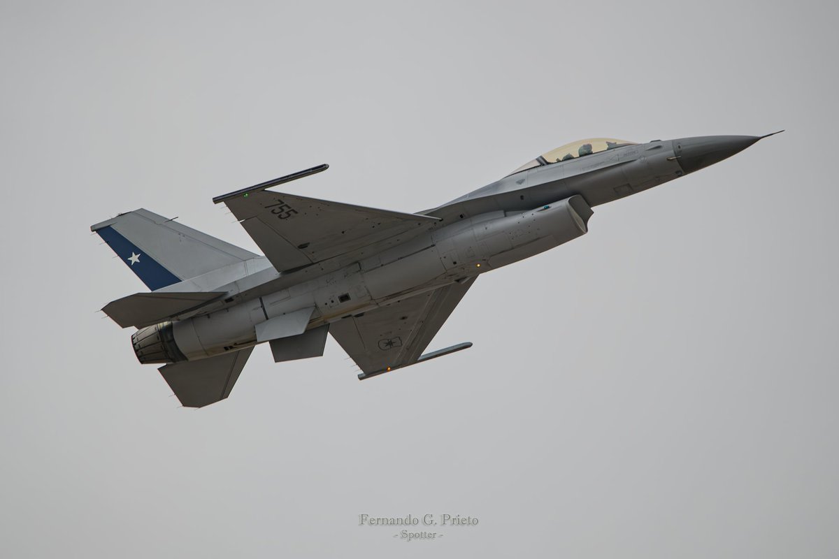 Ferfast's tweet photo. Los dos integrantes de la FACH que también realizaron demostración en FIDAE: F-16 Fighting Falcon y F-5 Tigre III 😎✈️🇨🇱📷 Abr-2024
#FACH #F16A #F5Tiger #MilitaryAviation #avgeeks #Spotters #spotting #Nikon #Sigma
@FIDAE_OFICIAL @FACh_Chile https://t.co/Cpkt8DWflt