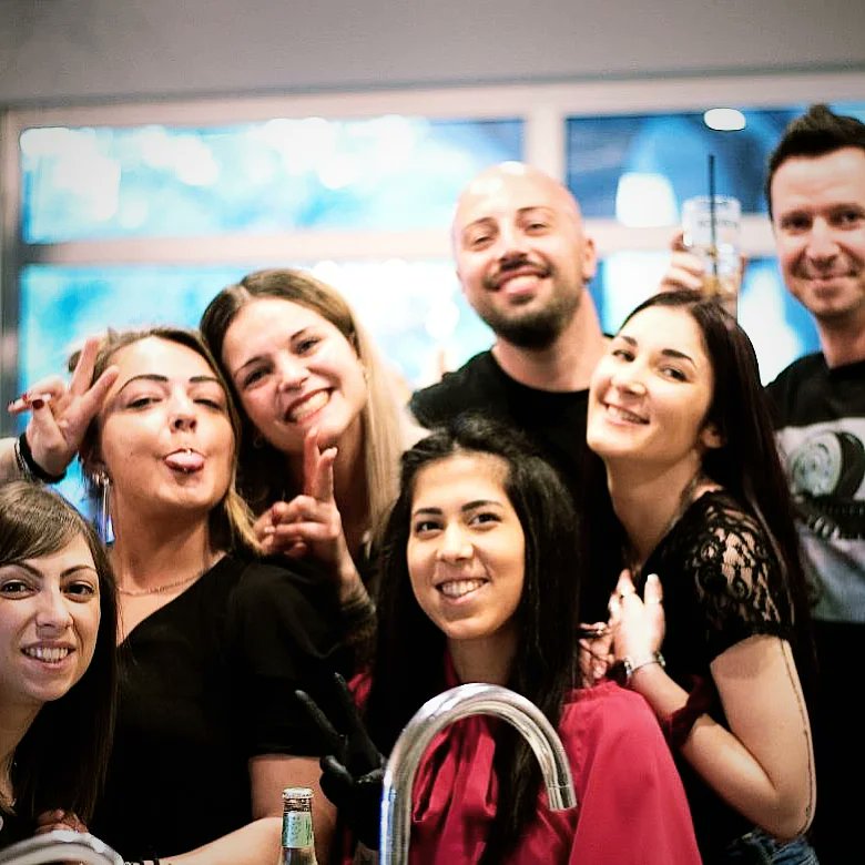 MomoDeejayCom's tweet photo. Sempre noi...a far casino...sempre noi!!! 💥💥💥

#SpringBreakParty #ZeroDifettiOfficialParty #CaffeVeneziano #Pavullo #Modena #FedeD #MomoDeejay #DjLife #DjWorld #DjOnTheRoad #SaturdayNight #AperitivoLungo #NightLife #GoodVibes #GoodTimes #TopParty #MusicLife #GinTonicLovers https://t.co/hwtJmPXYn8