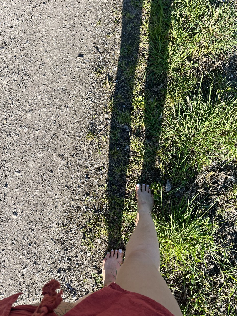 AdoraValencia's tweet photo. Fav season 🔥

#feet #Feet #feetfirst #feets #feetslover https://t.co/1ZA9z6ahlD