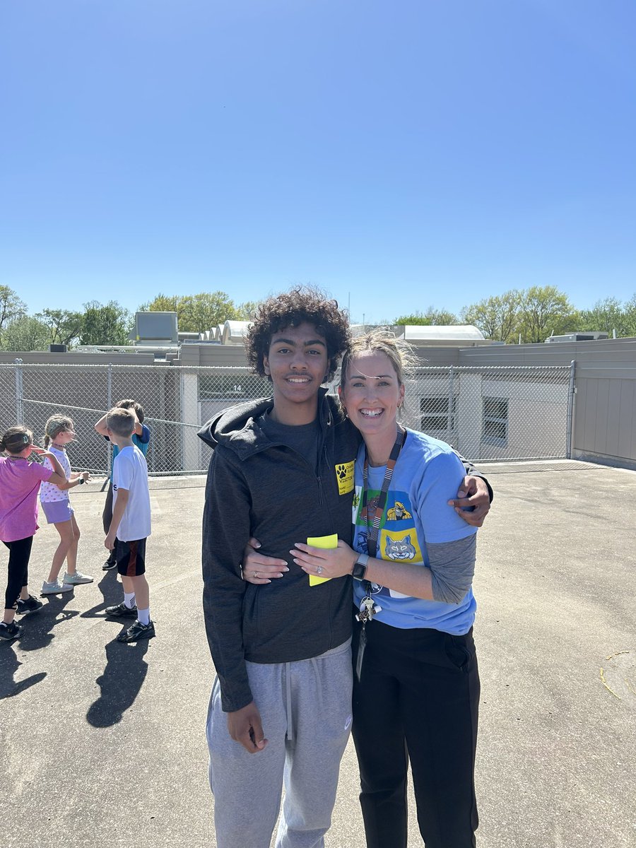 Thank you to our feeder pattern of <a href="/Northmen_OPHS/">Oak Park High School</a> and specifically the <a href="/Northmen_MBB/">Oak Park Men's Basketball</a> for coming out to wish our <a href="/ChapelHillNKCSD/">Chapel Hill ES</a> 3rd graders good luck on MAP testing and for allowing us the chance to celebrate their amazing season! #Forthefamily <a href="/NKCSchools/">NKC Schools</a>