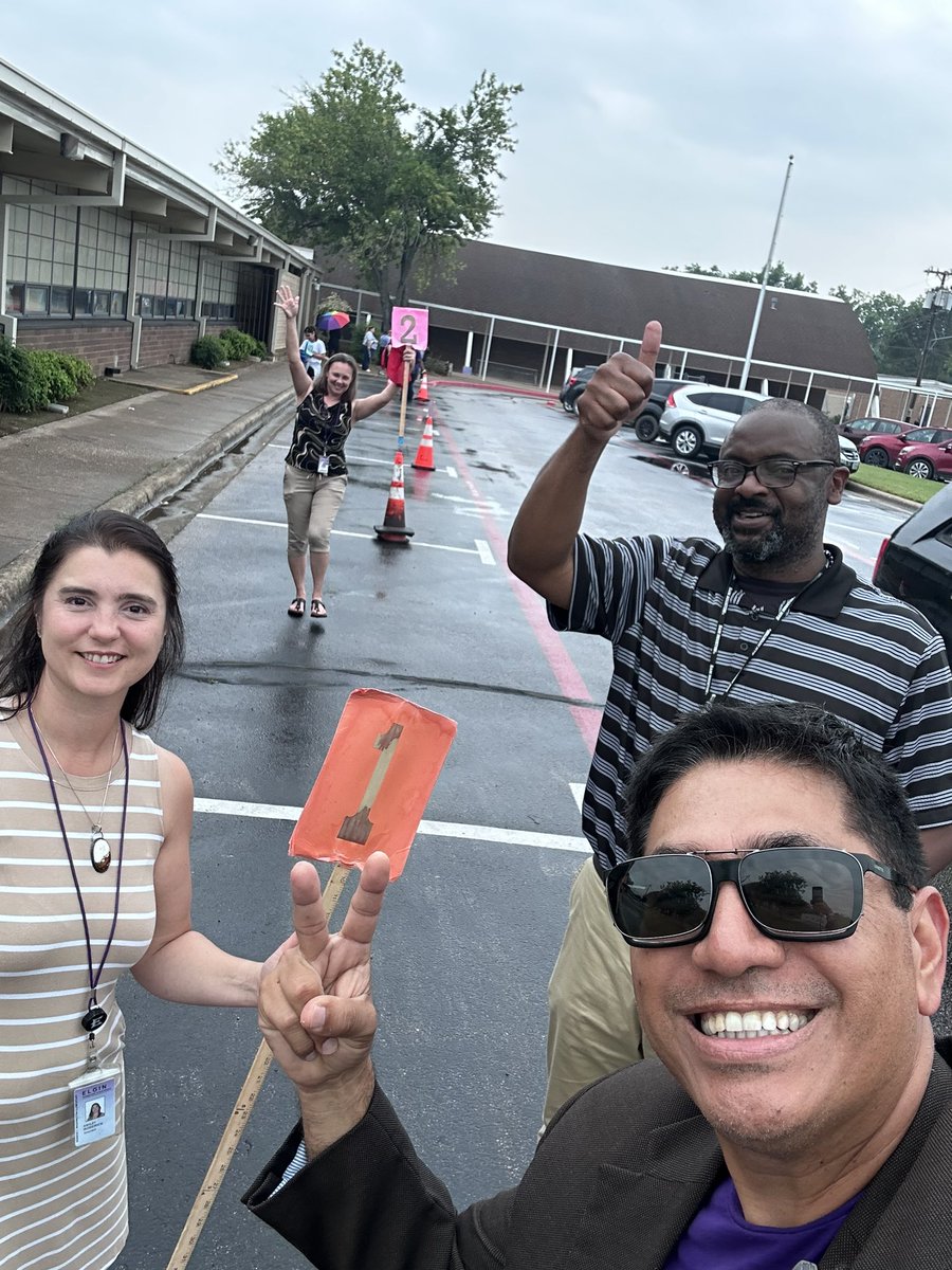 The best part of supporting our schools. This is where relationships are built with our parents. That’s a 10-42 for the day 🙌🏽. @ElginTxISD @ELGINISD_BTW #schoolimprovement #CloseTheGap #edchat #principalsinaction #LeadershipDevelopment