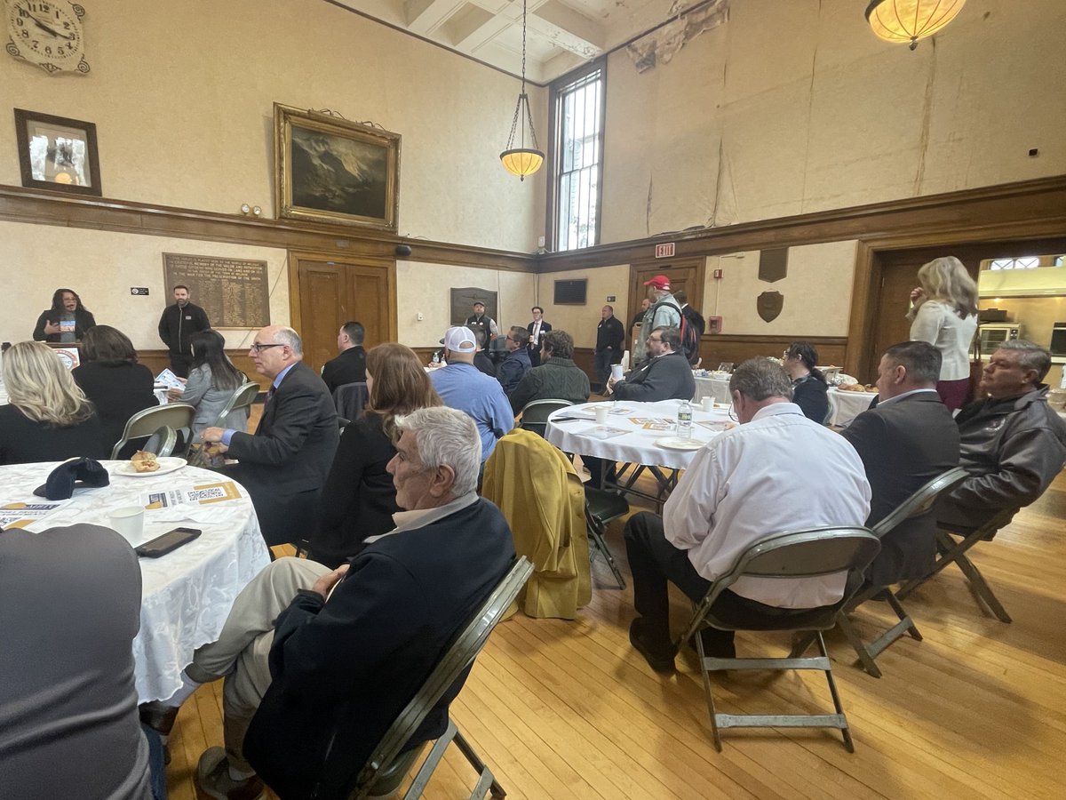 It was great to attend Greater Boston Labor Council’s annual legislative breakfast for Malden, Melrose, and Medford to foster relationships between elected officials and labor leaders and to discuss our shared priorities. @GBLCBoston