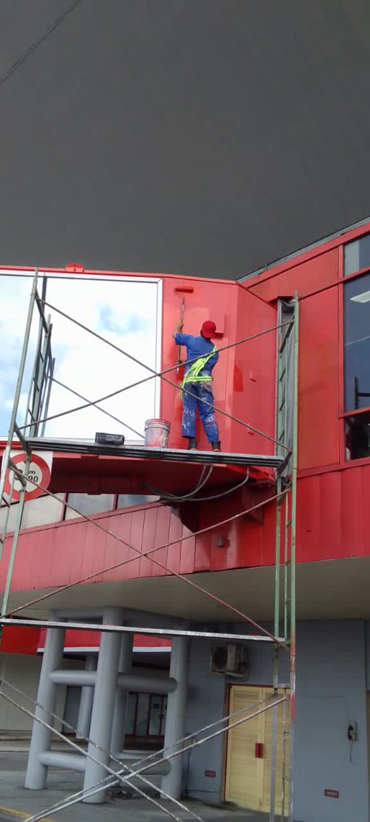 "Los grandes objetivos se logran con Pasión, Paciencia y Perseverancia". 

El #AeropuertoInternacionalJoséMartí avanzando en diferentes frentes, siempre enfocados en lograr una mejora en los servicios aeroportuarios. 
#JuntosSomosMásFuertes 
#AviaciónCubana 
#ECASA