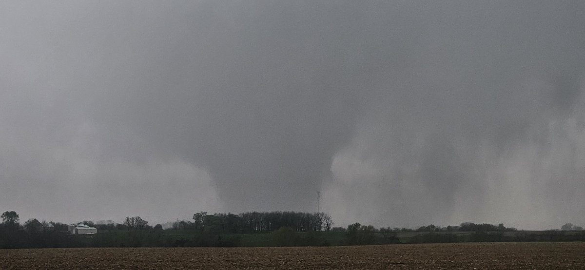 Very strong approaching Salem iowa!! #IAwx