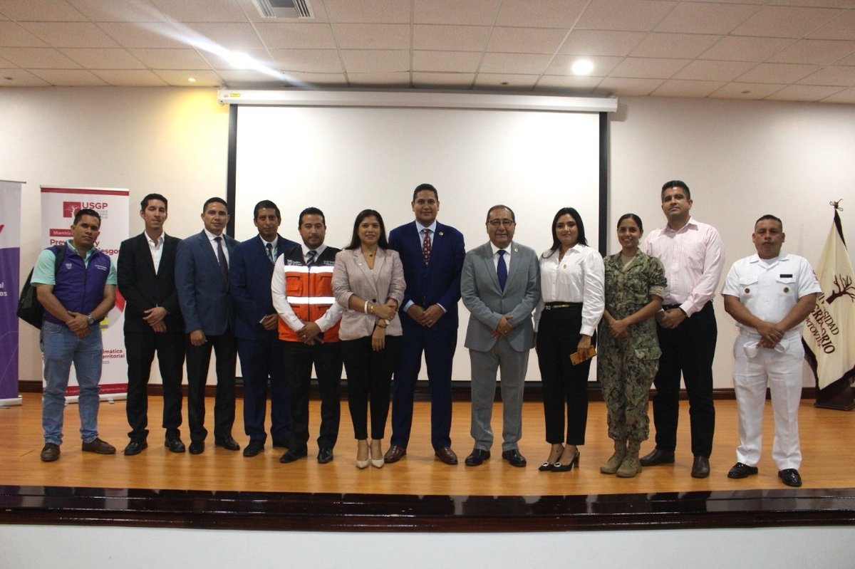 USGPOFICIAL's tweet photo. #FirmaDeConvenio ✍🏻
Nuestra #USGP firmó un Convenio Marco de Cooperación Interinstitucional con la Secretaría Nacional de Gestión de Riesgos @RiesgosEcuador. Firmaron esta alianza el Dr. Jaime Alarcón Zambrano #RectorUSGP y el Mg. Jorge Carrillo #Ministro de la #SNGR 🫱🏻🫲🏽. https://t.co/I1oAFCAyfy