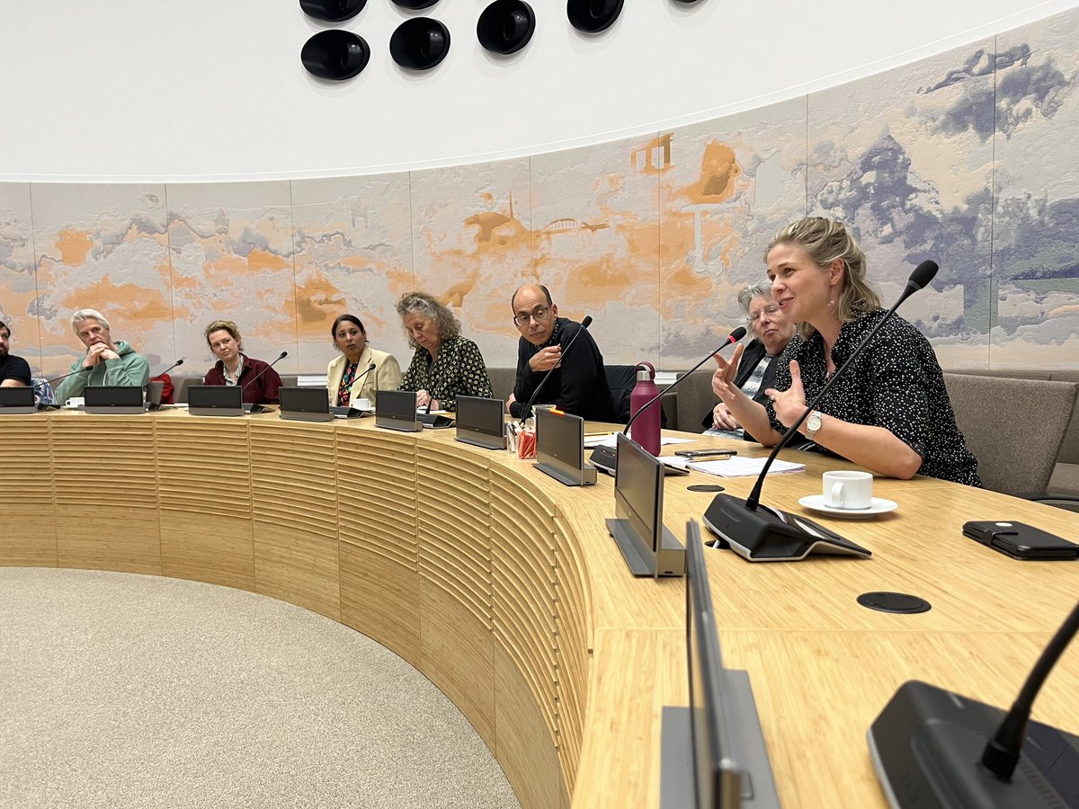 GroenLinksPU's tweet photo. Vanavond was kandidaat Europarlementariër @AnnaKoolstra_  te gast bij de Provinciale Ledenvergadering.

De Europese verkiezingen staan voor de deur. Tijd voor een groen en sociaal Europa! https://t.co/iQ3Lf7AoV5