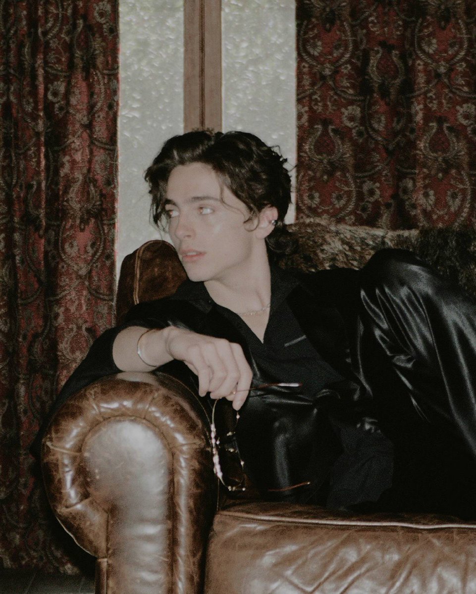 𝐑. 𝐀. 𝐁. (@anglcfthsmlldth) on Twitter photo 