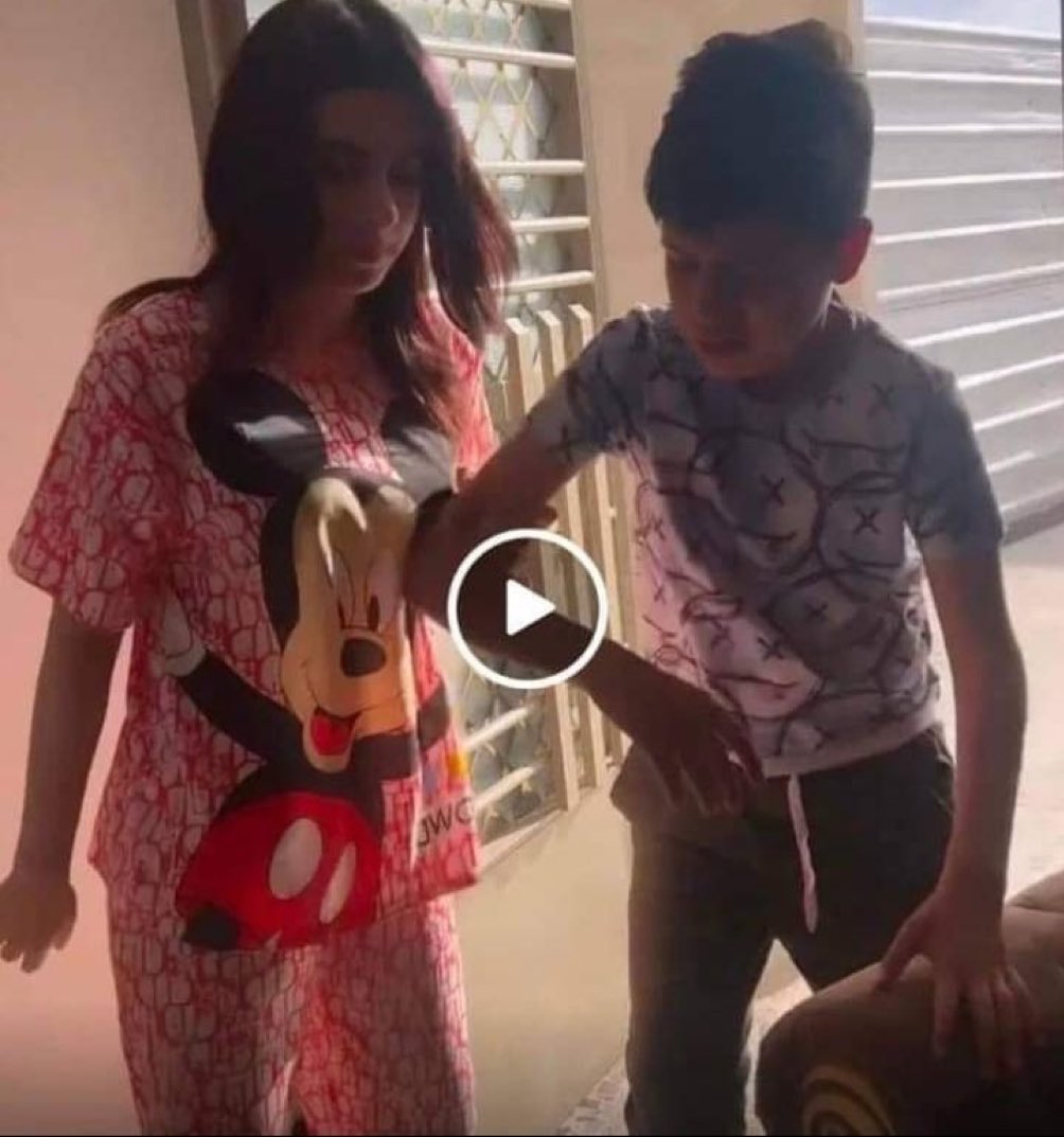 Hotboyhu's tweet photo. masoom to wo hai jinko inke seen ka nahi pta 
video ke. liye DM kre https://t.co/gVE6Xcc0pp