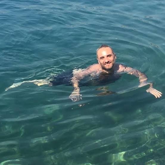 "Saraçhane bülbülü İsmail Saymaz, Ekrem İmamoğlu'nun halkın bütçesinden 20 milyon harcayarak kendisi ve ailesi için yaptırdığı köşkü gezmesini bekliyoruz."