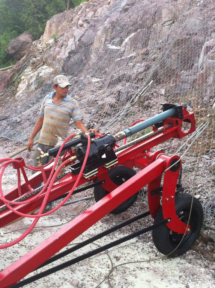 mgmining's tweet image. Wagon Drill neumático para la instalación de anclajes y micropilotes fabricados en Colombia Spartan Drilling Rigs Anchortec Pneumatic 40+. #mgmining #spartandrillingrigs #anchortec #anclajes