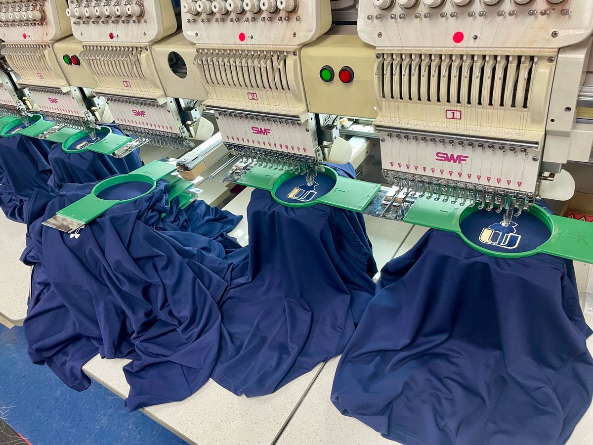 BakersSports's tweet image. University Christian School is on the #ProductionLine with some #BakersMade / @UnderArmour team gear!🙌

Frank Garis (@bakers_frank) does a great job keeping this school #Outfitted!

@UC_Christians

#Embroidery #MadeInTheUSA #SportsApparel #Polos #TeamSports #SportingGoods