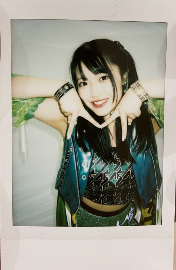 eisukem2008's tweet photo. めなちゃんおすすめ写真
(今回は最近撮った大好きなチェキ)
#日めくりめなちゃん
#鈴木芽生菜
#ゼロイチサンゼロ
#DAY033
#100日チャレンジ https://t.co/uarx1ymXp3