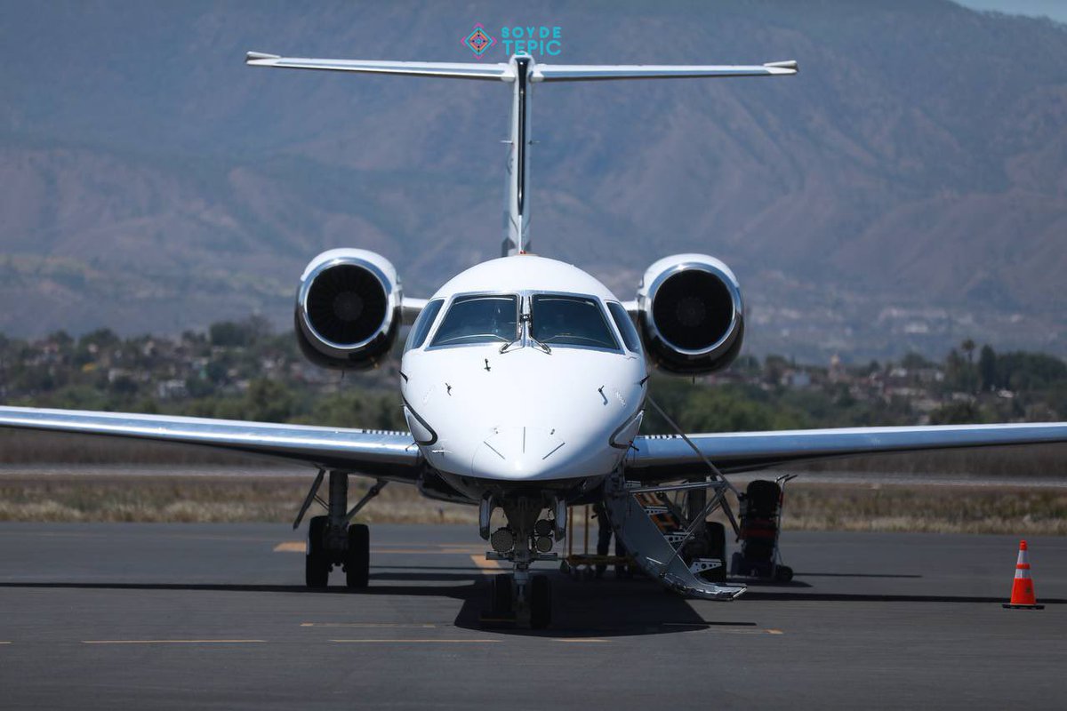 SoyDeTepic's tweet image. ¡Histórico en Nayarit! ✈️ 

El nuevo Aeropuerto Internacional Riviera Nayarit ha realizado el primer vuelo (de prueba) de Tepic a Los Ángeles en EUA y muy pronto, los vuelos comerciales serán una realidad.

Ahora sí, más rápido, fácil y seguro, podrás estar con tu familia de.🇺🇸🥰