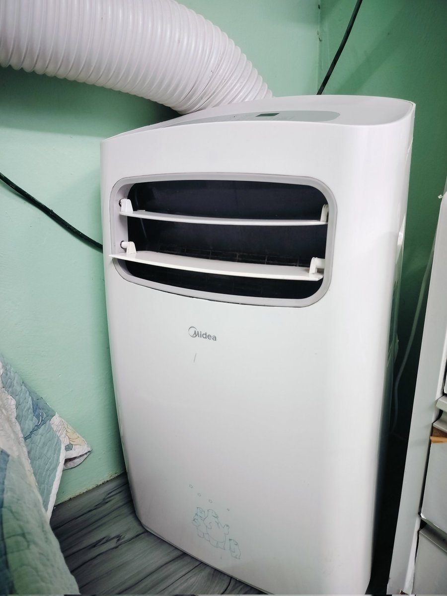 zaiquzai's tweet photo. Investment paling berbaloi beli setakat ni. I guna since yr 2020, masih sejuk beku. Sangat berguna musim panas². Yang penting tak perlu nak topup air.

Btw ada pro and cons guna portable aircond yang korang wajib tahu sebelum membeli ☺️ https://t.co/XKcdgg0ZNB