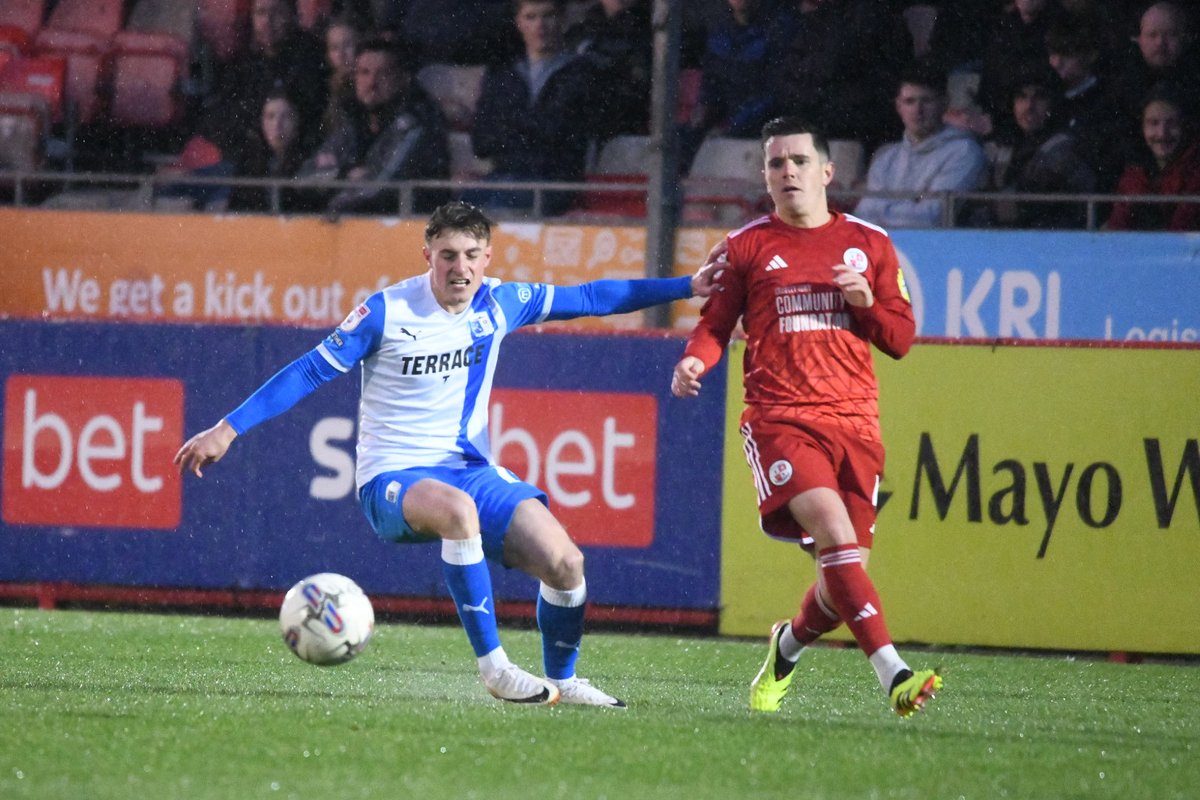 𝗠𝗮𝘁𝗰𝗵 𝗥𝗲𝗽𝗼𝗿𝘁 📰 The Bluebirds produced an excellent performance as they claimed a point away to Crawley Town. Read more 👉 tinyurl.com/bdzneb24 #WeAreBarrow