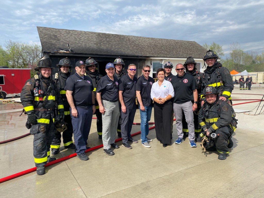 Thanks to @DrLoriUSFA for visiting us at our #FDIC2024 Fire Dynamics Boot Camp!