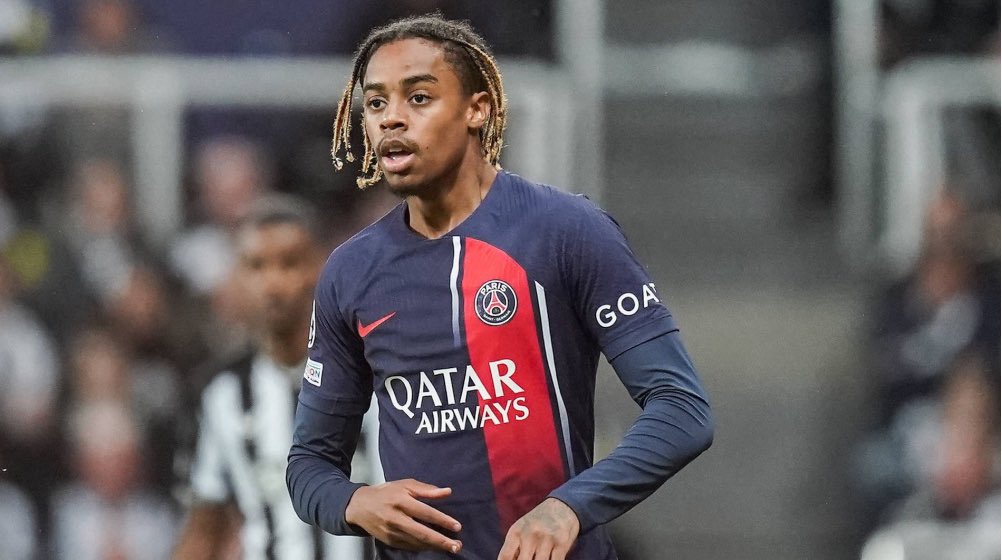 Bradley Barcola looks like a top talent. Stretches the pitch with his dribbling/speed but also plays at high intensity & repeatedly makes runs off-the-ball plus tracks back defensively. PSG missed this type of high energy attacker before. Turned the 1st leg & key in the 2nd leg.