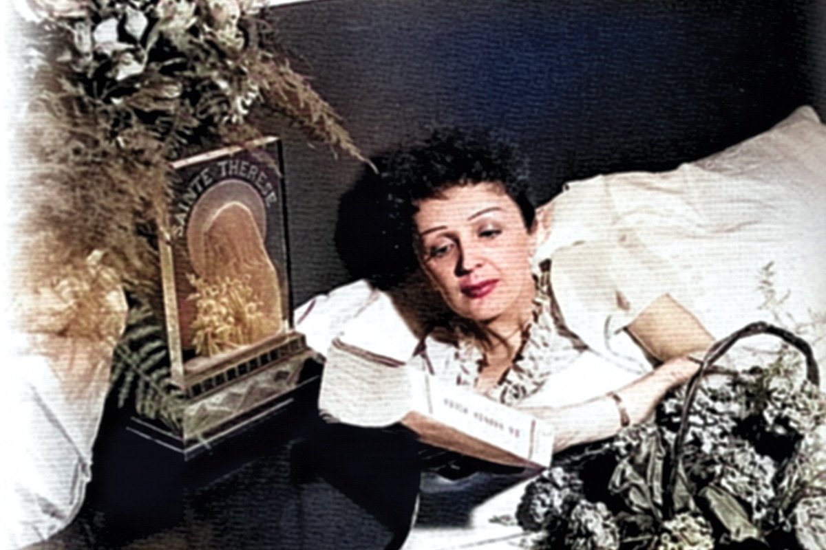 Le si beau lien qui unissait Edith Piaf à Sainte Thérèse de Lisieux 🌹

(Thread)