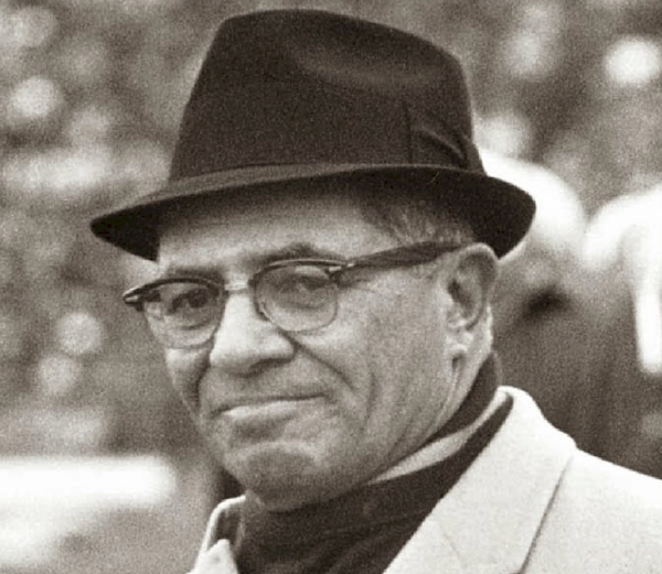 “Life’s battles don’t always go to the stronger or faster man. But sooner or later, the man who wins is the man who thinks he can.” – Vince Lombardi amzn.to/467M5Nk