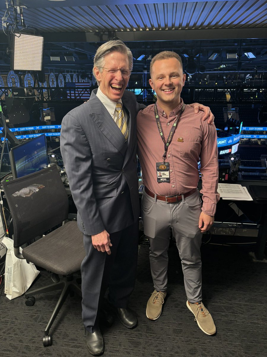 I am forever going to be indebted to @RealJackEdwards, who gave me the confidence that I can succeed as a PA Announcer in the big leagues. He’s retiring after 19 fantastic years as the @NHLBruins play-by-play announcer. Congrats, Jack - here’s to a long and relaxing retirement!