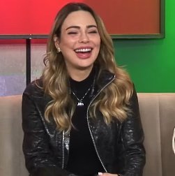 zoeandrsn's tweet photo. fala sério ela é o amor da minha vida 😭🤕 #OPrograma https://t.co/GoQcmbKL6u