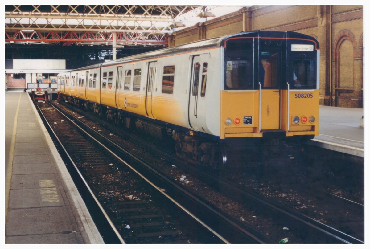 508 205 at London Bridge at 12.49 on 5th June 1999. @networkrail #DailyPick #Archive @Se_Railway