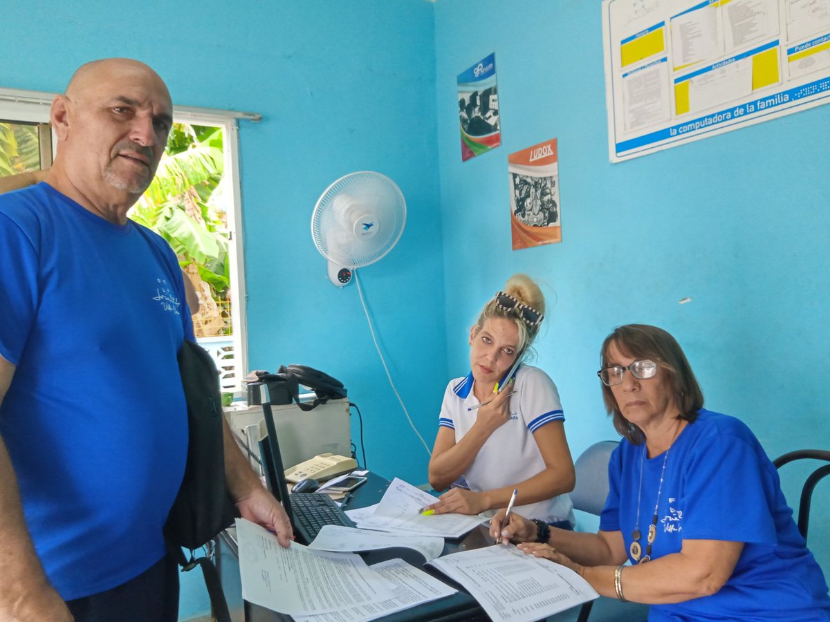 Hoy estamos despidiendo a Diana del cargo de Directora Minicipal de los Joven Club en Remedios. Gracias por haber estado por más de 34 años. A Daylín, la Directora entrante muchos éxitos.