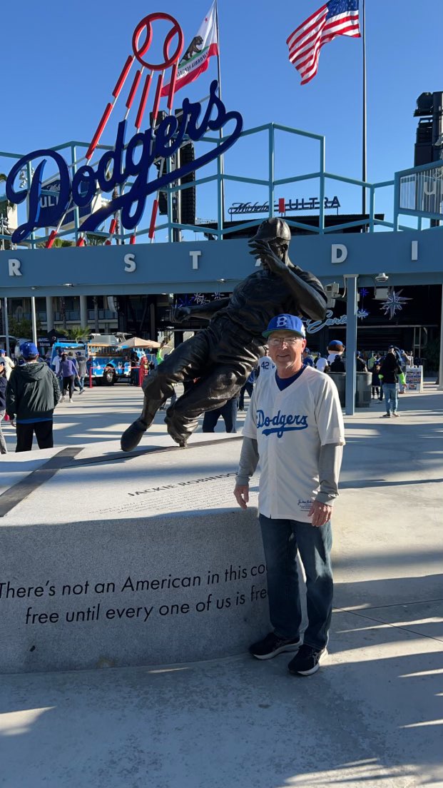 richstoffers's tweet photo. Good bye San Diego, Cathedral City &amp; Dodger Stadium! It was fun!! #JackieRobinsonDay #Dodgerdogs #LA https://t.co/gC3lpP7LKi